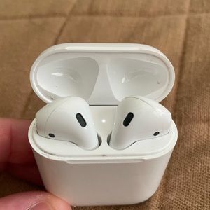 AirPods Gen 2